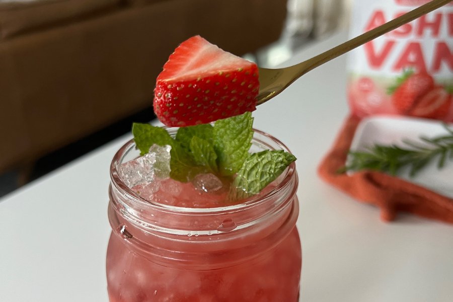 3 Superfoods Summer Drinks to Beat the Heat